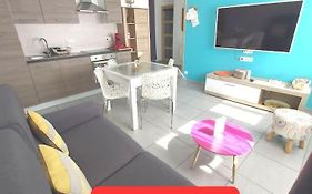 42M2 Au R D C Grand Parking 250 Gratuit Face Au Logement 400 M Centre-Ville