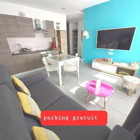 Gite Rdc 42M2 400 M Centre Ville 200 M Gare Tgv Parking Gratuit 250 Places Face Au Logement Arras Extérieur photo